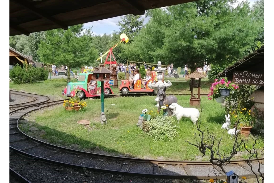 Ausflugsziel: Märchenbahn - Der Dinosaurierpark - Ferienpark Germendorf