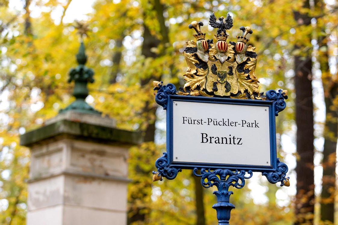 Ausflugsziel: Der gut 100 Hektar große innere Park wurde im 19. Jahrhundert nach dem Vorbild englischer Landschaftsgärten angelegt. - Park und Schloss Branitz