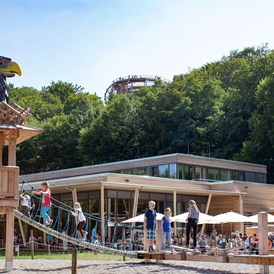 Ausflugsziel: Spielplatz vor der Boomhus Gastronomie - Naturerbe Zentrum Rügen