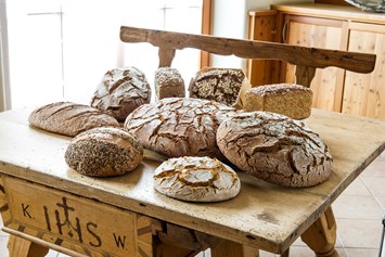 Ausflugsziel: Brotsortiment - Bio-Hofbäckerei Mauracher