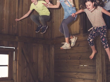 Ausflugsziel: Heuspringen - OBRA-Kinderland