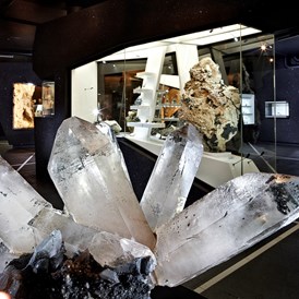 Ausflugsziel: Nationalparkausstellung "Smaragde und Kristalle" - Museum Bramberg