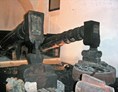 Ausflugsziel: Hämmer aus der Zeit des Eisen und Messingwerks in Ebenau - Museum im Fürstenstöckl
