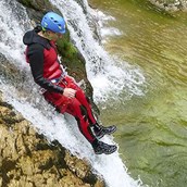 Ausflugsziel - Wasserrutschen beim Canyoning in Niederösterreich - Canyoning "Aqua Splash" für Familien in Niederösterreich im Ötscherland