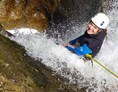 Ausflugsziel: Abseilen beim Canyoning in der Tour "Aqua Splash" - Canyoning "Aqua Splash" für Familien in Niederösterreich im Ötscherland