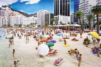 Ausflugsziel: Unser neuester Abschnitt Rio de Janeiro reicht auf 46 m² von der berühmte Christusstatue, über die belebte Copacabana und den Zuckerhut, durch das bunte Karnevalstreiben bis hin zu den eng bebauten Favelas der Metropole in Miniatur. - Miniatur Wunderland