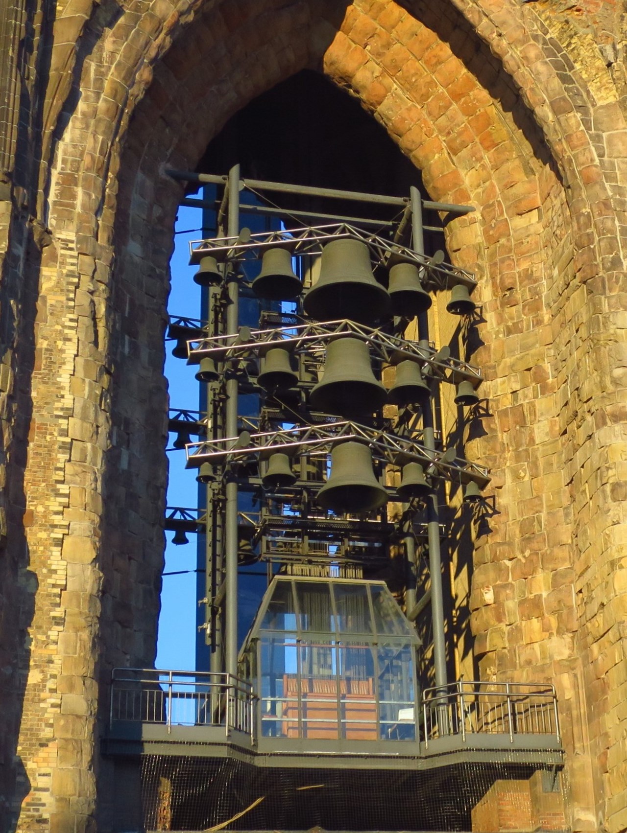 Mahnmal St. Nikolai Highlights beim Ausflugsziel Carillon
