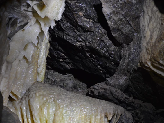Ausflugsziel: Wie ein versteinerter Wasserfall - Drachenhöhle Syrau