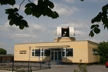 Ausflugsziel: Sternwartengebäude mit Beobachtungskuppel - Sternwarte und Planetarium "Sigmund Jähn"