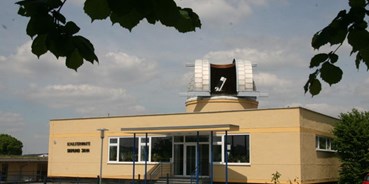 Ausflug mit Kindern - Alter der Kinder: 6 bis 10 Jahre - Hirschfeld (Zwickau) - Sternwartengebäude mit Beobachtungskuppel - Sternwarte und Planetarium "Sigmund Jähn"