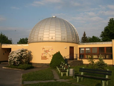 Ausflugsziel: Planetariumsgebäude - Sternwarte und Planetarium "Sigmund Jähn"