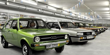 Ausflug mit Kindern - Alter der Kinder: über 10 Jahre - Münsterland - Vom Audi 50 über Audi 60, 80, 90 und 100 strahlen diese Old- und Youngtimer im Flair der 70er bis 90er Jahre um die Wette. - Siku- Audi- und Oldtimermuseum