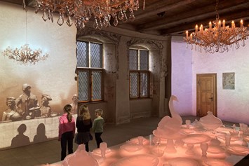 Ausflugsziel: Der Rittersaal erwacht zum Leben dank einer Multimediainstallation - Burg Vischering