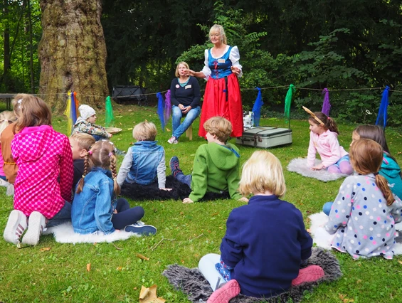 Ausflugsziel: Märchenprogramm vor der Burg - Burg Vischering