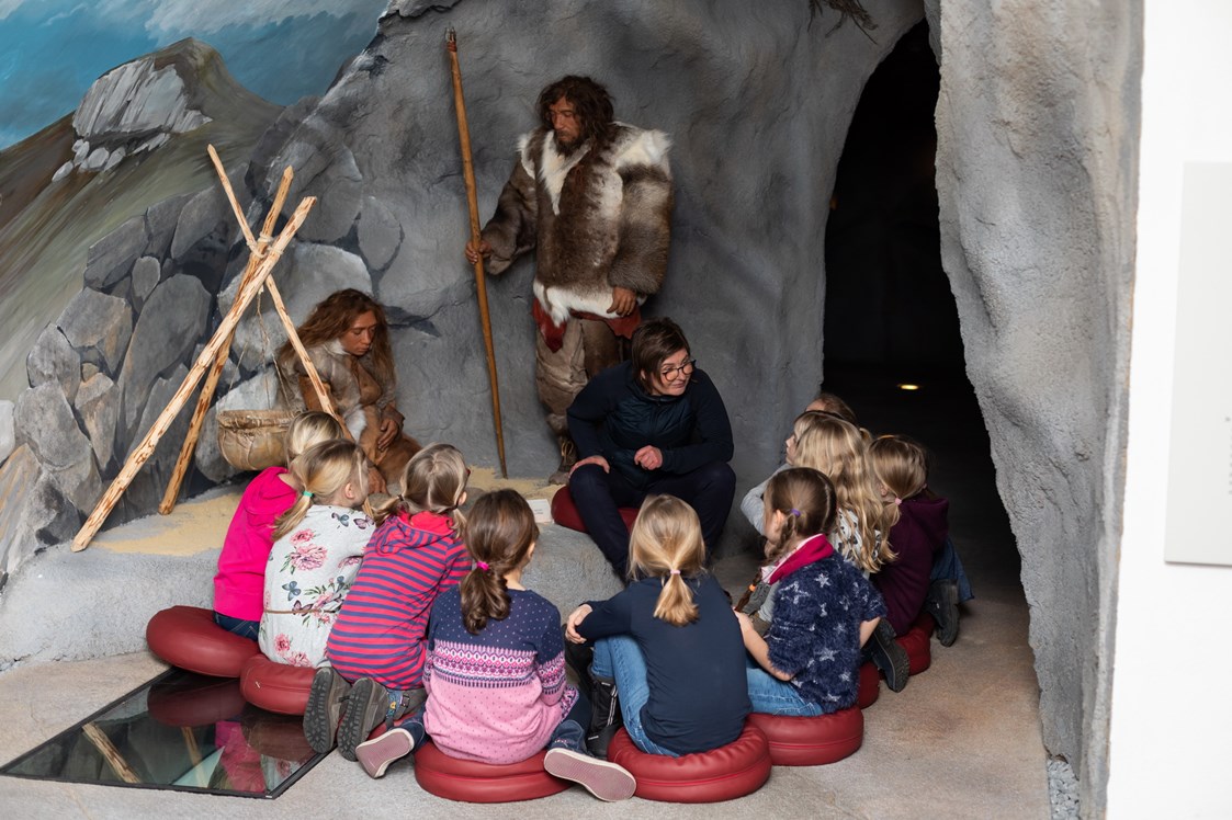 Ausflugsziel: In der Höhle erfahren die Besucher, wie die Menschen in der Steinzeit im Sauerland gelebt haben - Sauerland-Museum