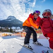 Ausflugsziel - Nach den Anfängerstunden im Skikinderland und den ersten Schwüngen am Übungshang ist der Weg frei zur Panoramastraße, der längsten Familienabfahrt Österreichs - Skigebiet Loser Altaussee