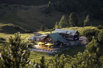 Ausflugsziel: Südwiener Hütte - Wanderung zur Südwiener Hütte