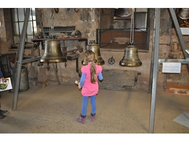 Ausflugsziel: Drei Glocken - anschlagen, hören, fühlen, ausprobieren und mitmachen ist erwünscht in unserem Museum. - Museum Glockengießerei Mabilon
