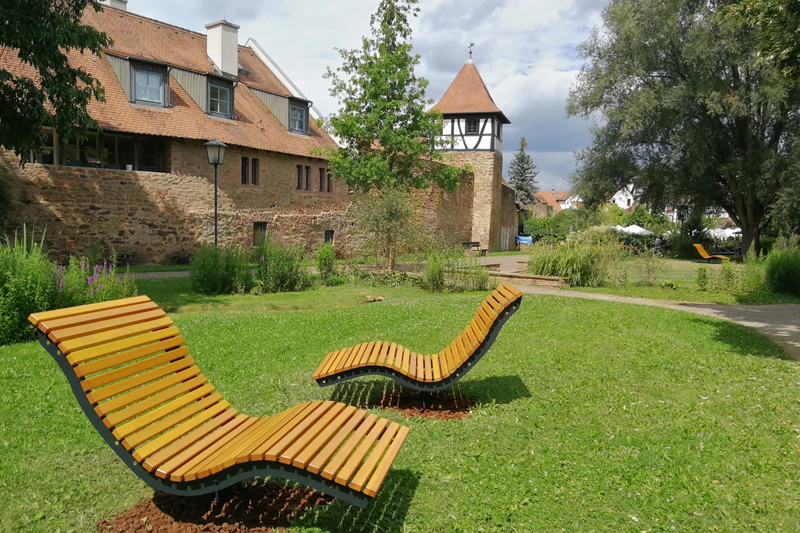 Ausflugsziel: Michelstädter Stadtgarten mit Wasserspielplatz, Bouleplatz, Liegewiese, Bänke, Bachlauf mit Kneipp Möglichkeit