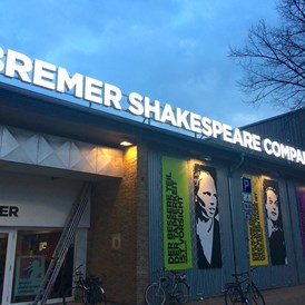 Ausflugsziel: Der Theatereingang der bremer shakespeare company, Schulstr. 26, 28199 Bremen, Deutschland. - bremer shakespeare company
