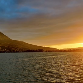 Ausflugsziel: Im Sommer finden regelmäßig  Sonnenuntergangsfahrten auf der MS Mondseeland statt.  - Seerundfahrt Mondsee mit der Schifffahrt Meindl 