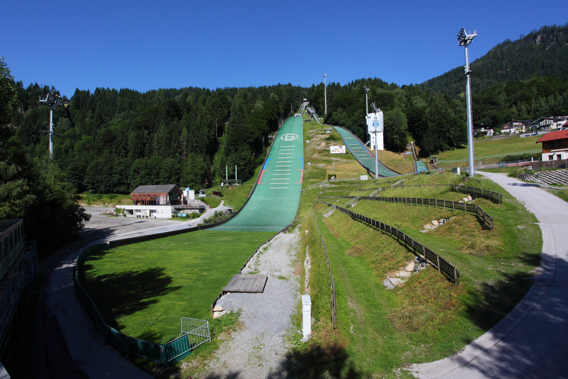 Trip with children - Witterung: Wechselhaft - Oberalm - Schanzengelände - Besucherzentrum Erz der Alpenn UNESCO Global Geopark