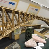 Ausflugsziel - Neben Brückenmodellen ist auch eine Mineraliensammlung zu bestaunen. - Österreichisches Brückenbaumuseum