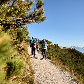 Ausflugsziel: Aussichtsplattform "StubaiBlick" - Schlick 2000 - Wandervergnügen für die ganze Familie