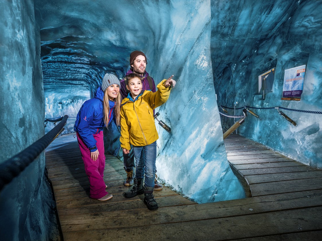 Ausflugsziel: Eisgrotte am Stubaier Gletscher - Eisgrotte Stubaier Gletscher