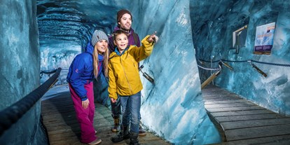 Ausflug mit Kindern - Parkplatz - Moos in Passeier - Eisgrotte am Stubaier Gletscher - Eisgrotte Stubaier Gletscher
