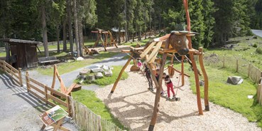 Ausflug mit Kindern - Preisniveau: kostenlos - Sautens - Waldspielplatz Ochsenbrunnen