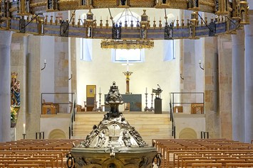 Ausflugsziel: Innenansicht des Hildesheimer Domes St. Mariä Himmelfahrt - Hildesheimer Dom St. Mariä Himmelfahrt