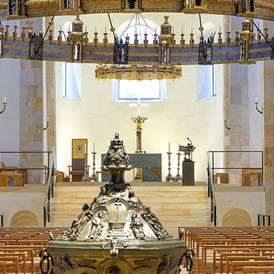 Ausflugsziel: Innenansicht des Hildesheimer Domes St. Mariä Himmelfahrt - Hildesheimer Dom St. Mariä Himmelfahrt