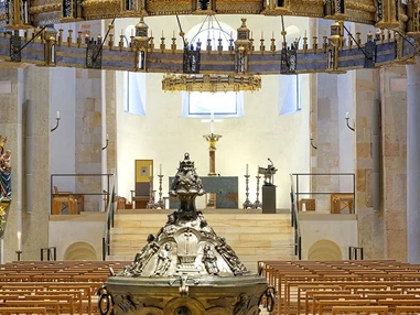 Ausflugsziel: Innenansicht des Hildesheimer Domes St. Mariä Himmelfahrt - Hildesheimer Dom St. Mariä Himmelfahrt