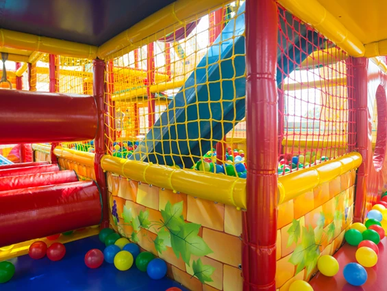 Ausflugsziel: Symbolbild für Ausflugsziel Dschungelboot. Keine korrekte oder ähnlich Darstellung! - Dschungelboot