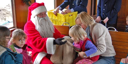 Viaggio con bambini - Worpswede - An zwei Advdntssonntagen kommt der Nikolaus zur Bescherung in den Zug. - Jan Harpstedt