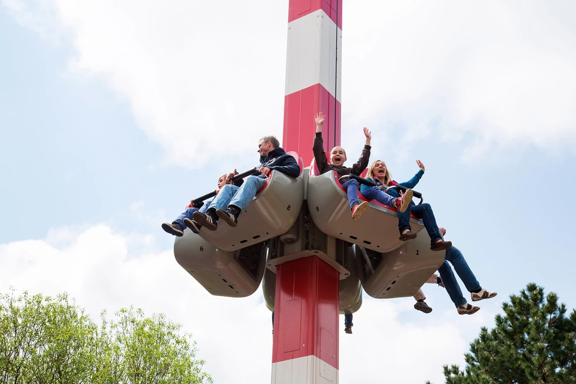 Ausflugsziel: Der Familienfreifallturm - Bauchkribbeln beim plötzlichen Sturz in die Tiefe. - Rasti-Land
