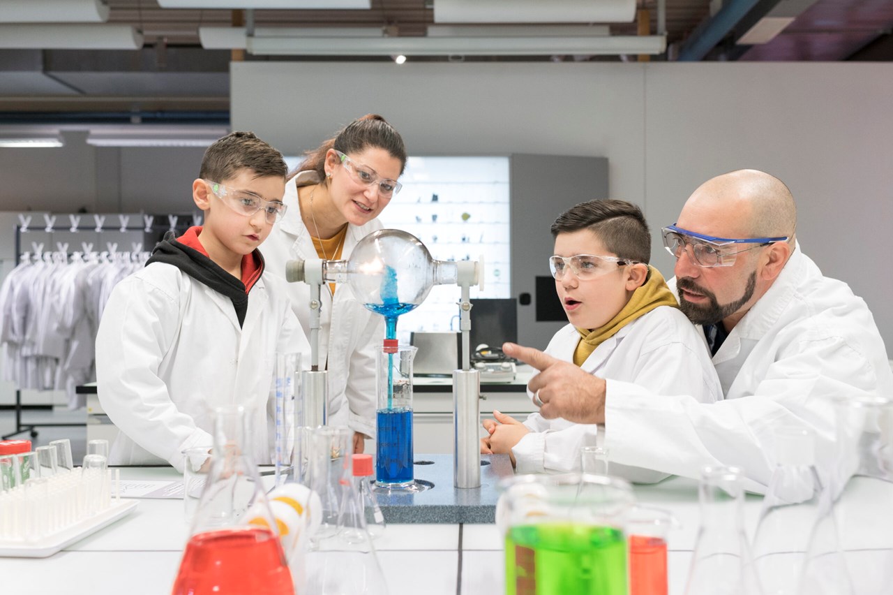 Swiss Science Center Technorama Highlights at the destination Workshops in the laboratories