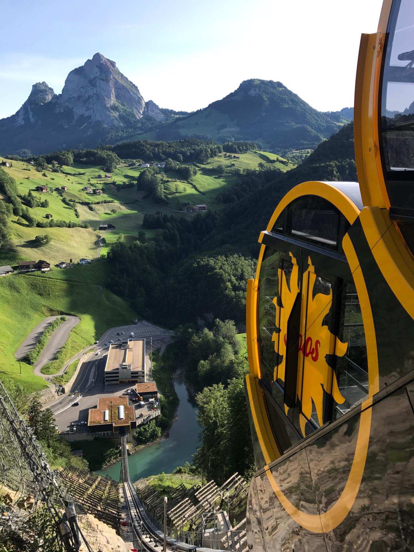 Ausflugsziel: Stoos – die steilste Standseilbahn der Welt