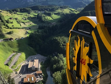 Ausflugsziel: Stoos – die steilste Standseilbahn der Welt