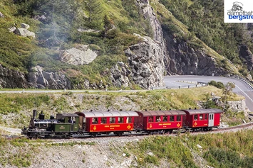 Ausflugsziel: Extrazug kurz nach dem Kehrtunnel Richtung Gletsch. - Dampfbahn Furka Bergstrecke