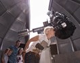 Ausflugsziel: Wirf einen Blick in den Himmel mit den hochsensiblen Teleskopen in der Sternwarte - Bodensee Planetarium und Sternwarte