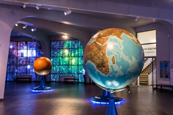 Ausflugsziel: Symbolbild für Ausflugsziel Planetarium Klagenfurt. Keine korrekte oder ähnlich Darstellung! - Planetarium Klagenfurt