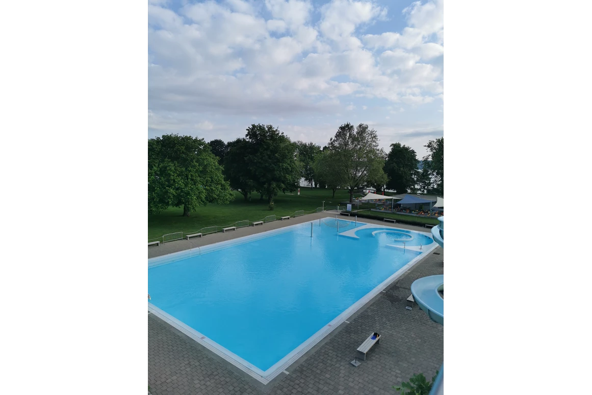 Ausflugsziel: Nichtschwimmerbecken mit Attraktionen.  - Schwimmbad Hörnli Kreuzlingen