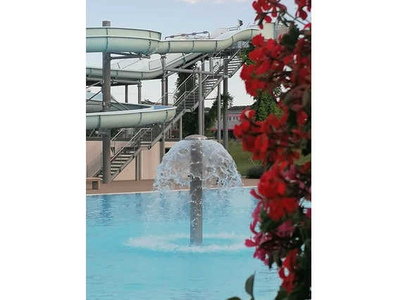 Ausflugsziel: Attraktion im Nichtschwimmerbecken.  - Schwimmbad Hörnli Kreuzlingen