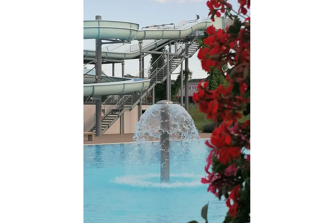 Ausflugsziel: Attraktion im Nichtschwimmerbecken.  - Schwimmbad Hörnli Kreuzlingen