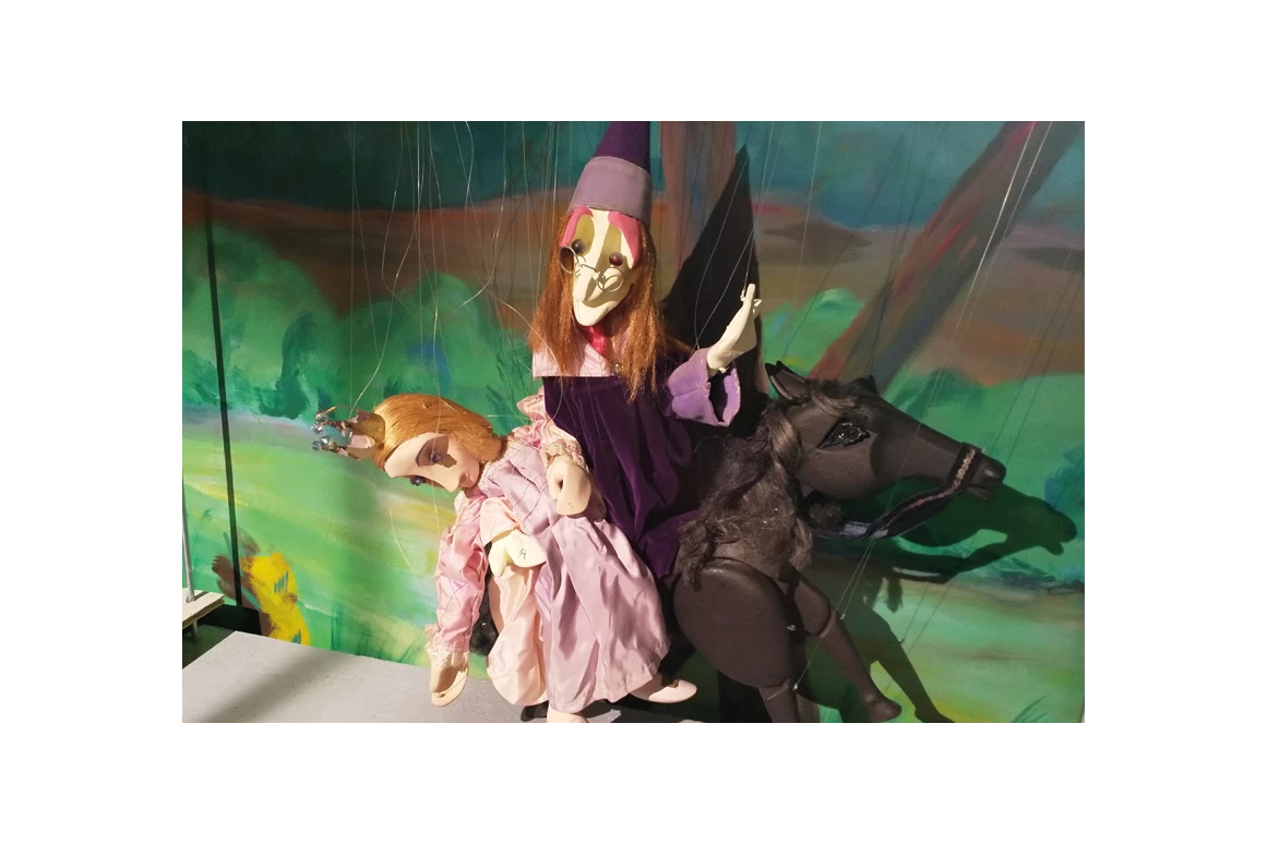 Ausflugsziel: neue Ausstellung, schweizer Bühne
König, Sturm und Zauberpferd
Die "Schaffhauser Marionetten"
1. Juni bis 30. April 2023 - Figurentheater Museum