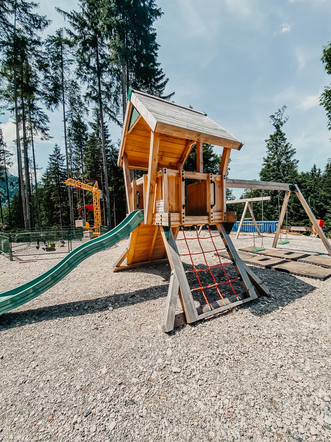 Ausflugsziel: Kinderspielplatz beim Waldspielpark Zahmer Kaiser an der Bergstation des 4er Sessellift - Waldspielpark im Freizeitpark Zahmer Kaiser