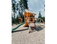 Ausflugsziel: Kinderspielplatz beim Waldspielpark Zahmer Kaiser an der Bergstation des 4er Sessellift - Waldspielpark im Freizeitpark Zahmer Kaiser