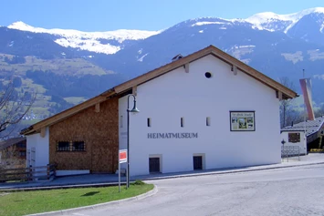 Ausflugsziel: Heimatmuseum Aussenansicht im Sommer - Museum in der Widumspfiste